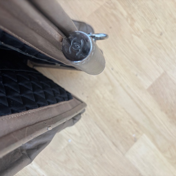 CHANEL Shoulder Bag, Tan/Taupe, Quilted Sides, Silver Chunky Chain - Picture 12 of 13